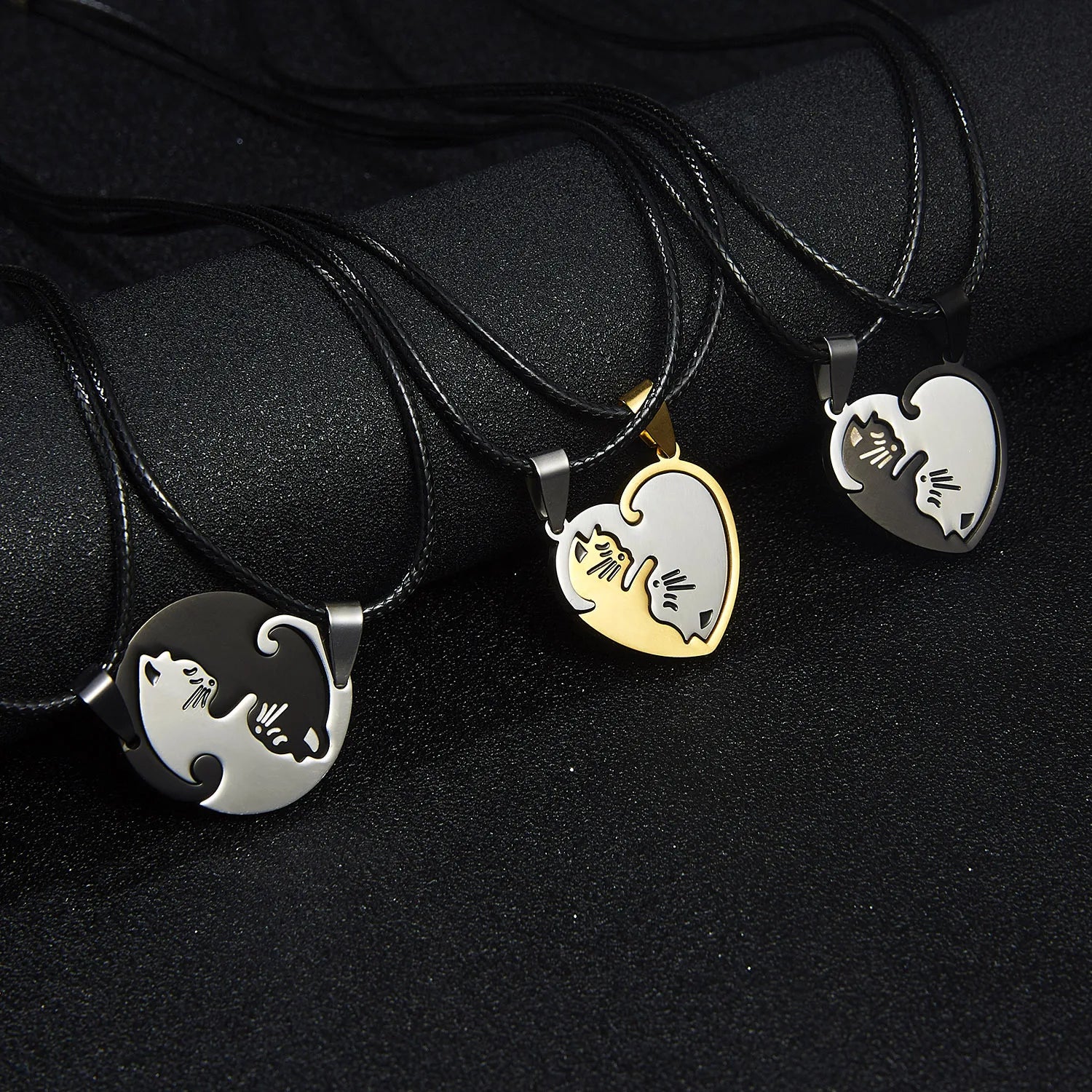 Fashionable Couple Necklaces Stainless Steel Black White Cat Good Luck Heart Pendant Necklace for Best Friends Gift Jewelry