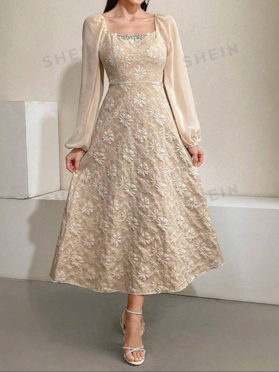 100%Polyester With Stretch 170gsm Medium Weighted 150cm FDY T800 Bubble 3D Textured Jacquard for Making Floral Jacquard Dress