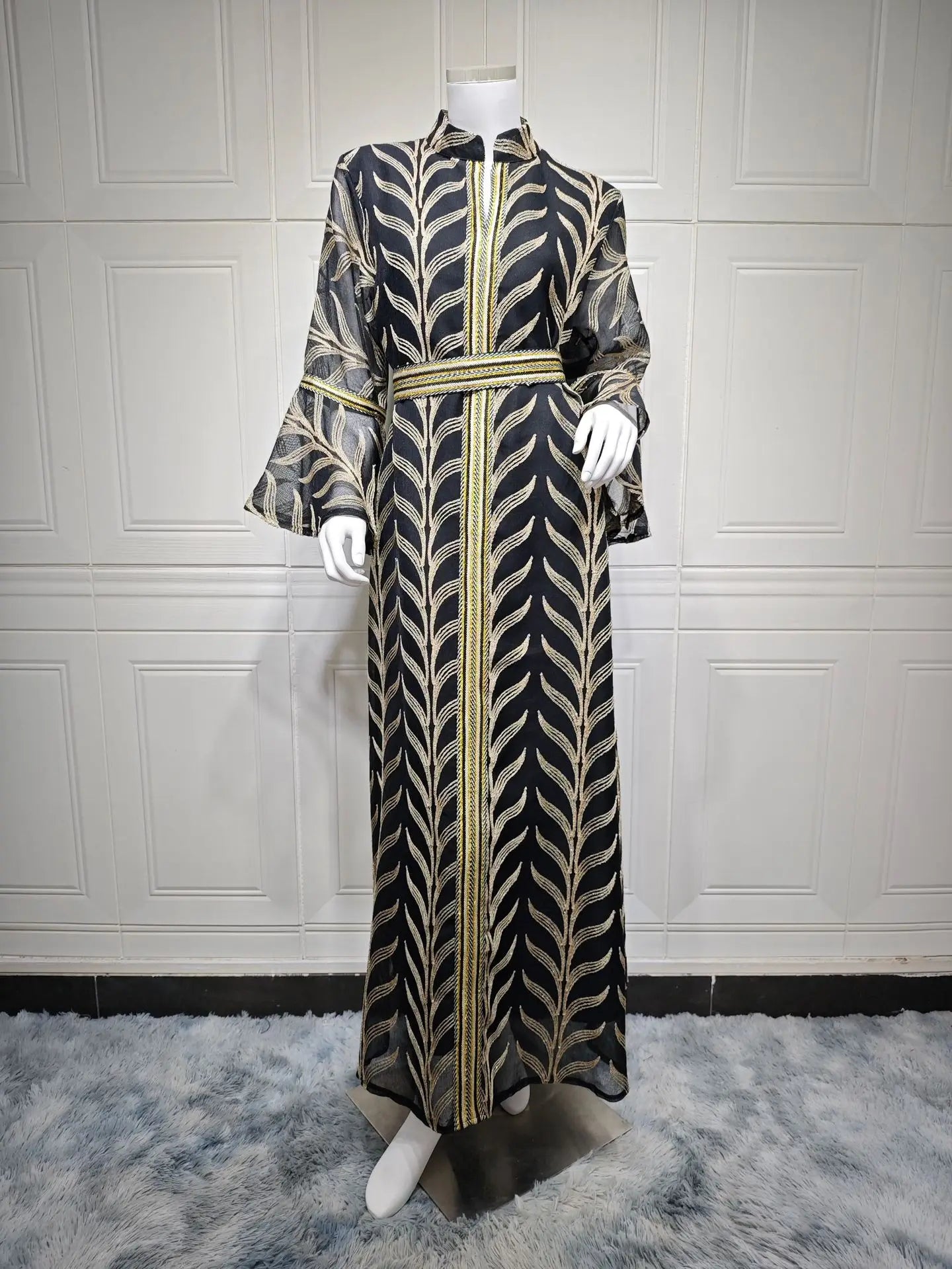 Dubai Abaya Luxury for Muslim Women Elegant Embroidery Dress Women Wedding Fashion Clothing 2024 Long Sleeve Belted Arab Robe